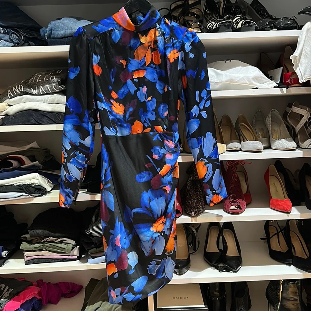 LN sexy Marciano black floral mini ruched long sleeve dress - Picture 2 of 6
